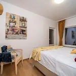Casa De La Mare - *